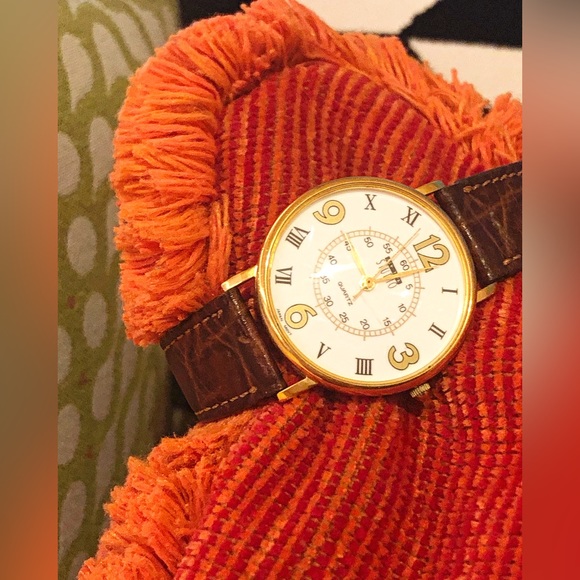 Women’s Vintage Studio Wrist Watch - Picture 8 of 13